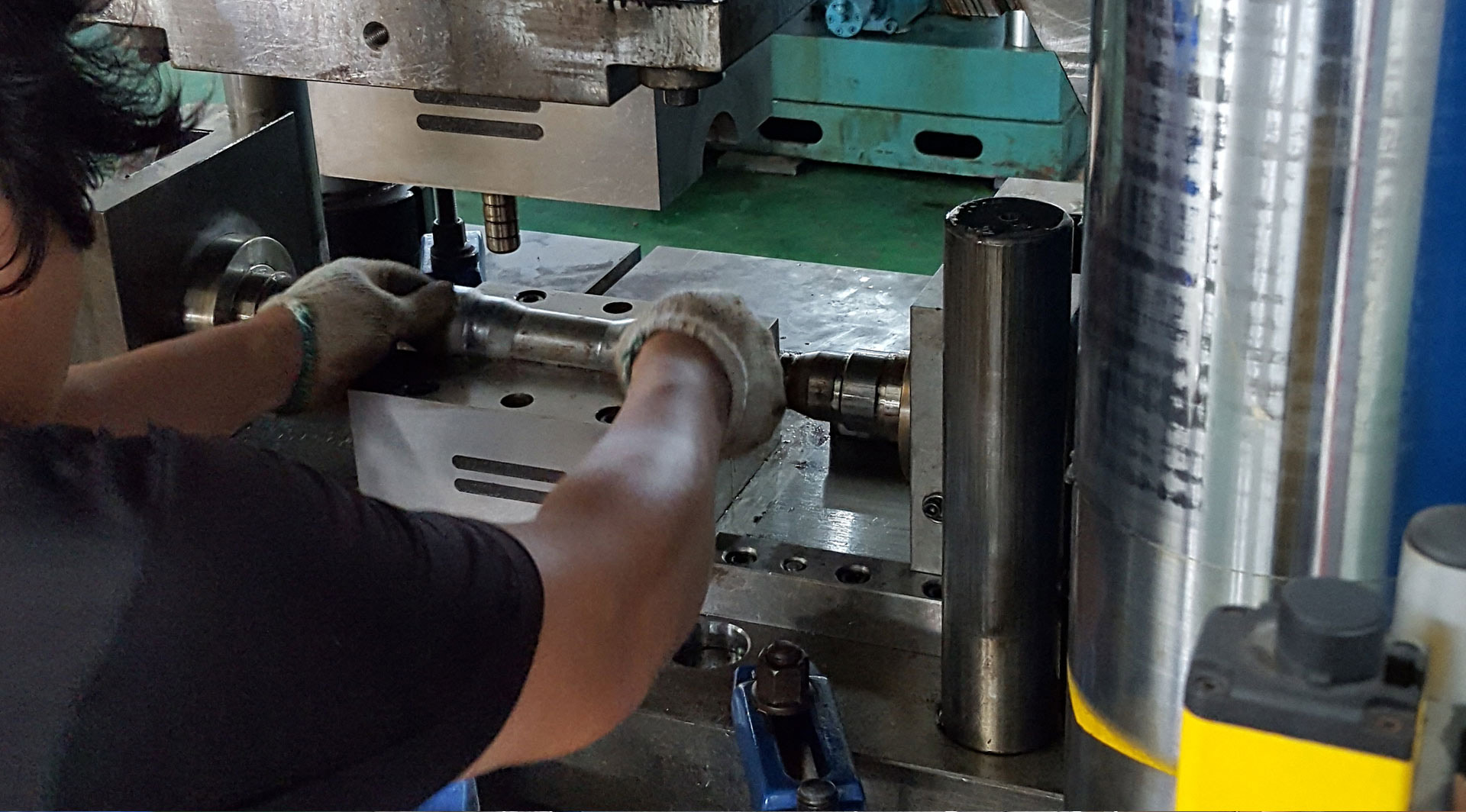 Rohrverbindungstechnik Herstellung Pressverbindungen Heizung und Sanitär PCC Fittings